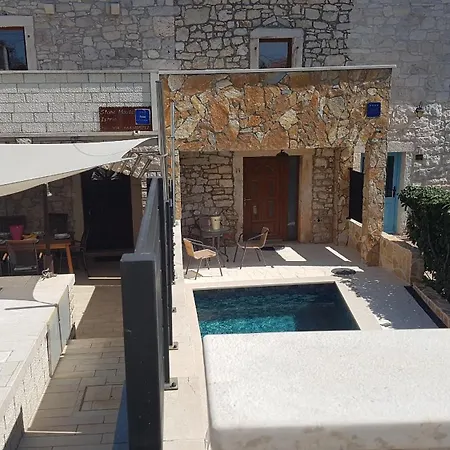 Stone House Istria Hris 1 바데르나