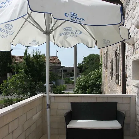 Stone House Istria Hris 1 度假居
