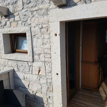 Semesterbostad Stone House Istria Hris 1 *